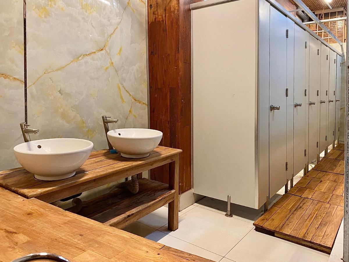 The Gk House Hostel, Ecolliving, Central City, Natural Wooden, Chill View Rooftop, Restaurant And Cocktail Bar TP. Hồ Chí Minh Ngoại thất bức ảnh
